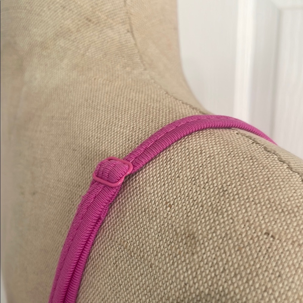 New York & Company adjustable Spaghetti Straps camisole Top built in shelf bra - Picture 6 of 10